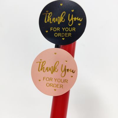 1 pouce papier kraft imperméable rouleau d'or autocollants d'étiquette de logo pour la commande personnalisée