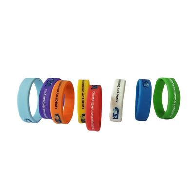 Matériau de silicium Logo personnalisé Bracelet en plastique pour les organisations à but non lucratif