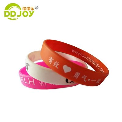 Matériau de silicium Logo personnalisé Bracelet en plastique pour les organisations à but non lucratif