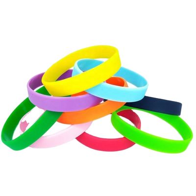Bracelet en silicone personnalisé en forme de dessin animé parfait pour un look décontracté et sportif