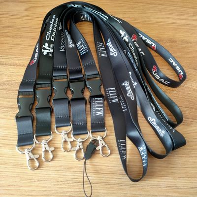 Accessoires en soie Dye Sublimation Polyester Lanyards pour porte-clés Logo personnalisé 900*15*0.65mm