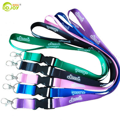 Accessoires en soie Dye Sublimation Polyester Lanyards pour porte-clés Logo personnalisé 900*15*0.65mm