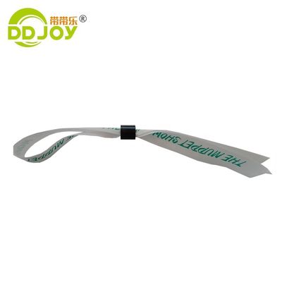 Bracelet en tissu polyester personnalisé coloré pour des scénarios d'utilisation illimités