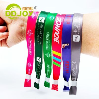 Bracelet de festival réglable étanche à l'eau avec impression de logo personnalisé et tissu recyclé
