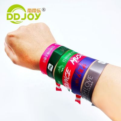 Bracelet de festival réglable étanche à l'eau avec impression de logo personnalisé et tissu recyclé