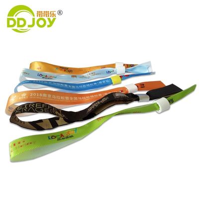 Bracelet de festival réglable étanche à l'eau avec impression de logo personnalisé et tissu recyclé