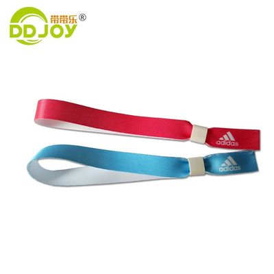 Scénarios d'utilisation Des bracelets en tissu satiné personnalisés pour les événements Fêtes Fêtes et plus encore
