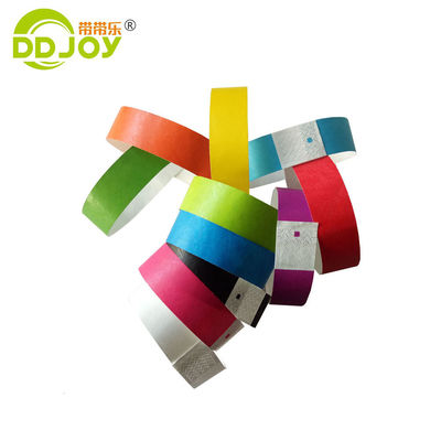 Logo personnalisé Bracelet en papier Dupont pour réunions polyvalentes Admission de bijoux type bracelets