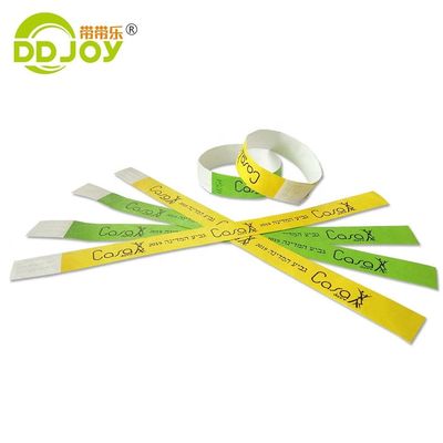 Des bracelets en papier de 3/4 pouces personnalisés en couleur solide pour l' admission au club VIP lors d' événements