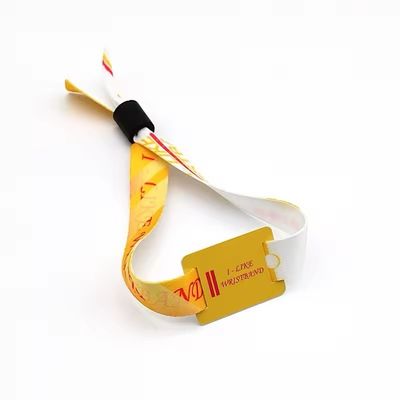 Des bracelets RFID imprimés sur mesure en tissu satiné pour l'identification des événements et des festivals