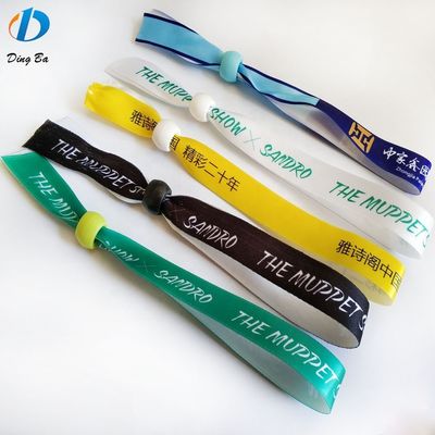 Des bracelets en tissu tissé pour les fêtes, parfaits pour la promotion, pour décorer les cadeaux.