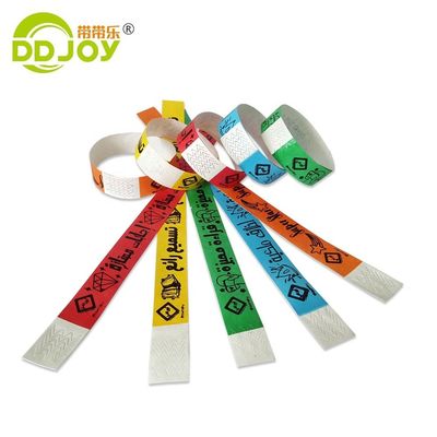 Bracelet auto-adhésif d'entrée à l'événement avec options d'impression et d'expédition personnalisées