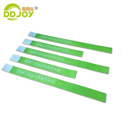 Des bracelets de couleur solide pour les festivals et les fêtes