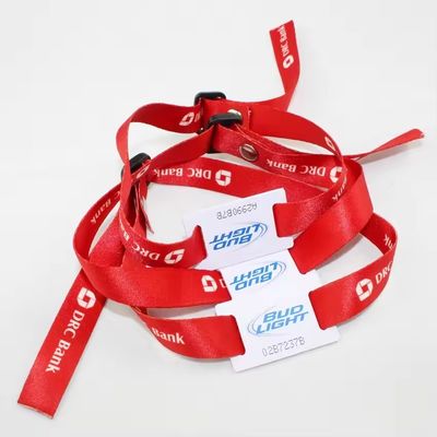 Des bracelets personnalisés pour les fêtes et les événements