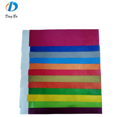 Des bracelets en papier sans logo tyvek, des bracelets essentiels, des bracelets de bijoux