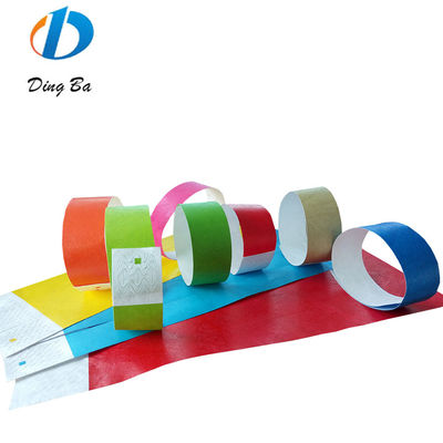 Des bracelets en papier sans logo tyvek, des bracelets essentiels, des bracelets de bijoux