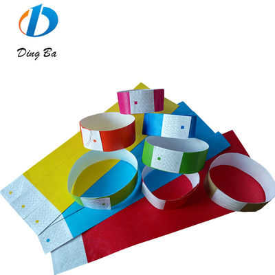 Des bracelets en papier sans logo tyvek, des bracelets essentiels, des bracelets de bijoux