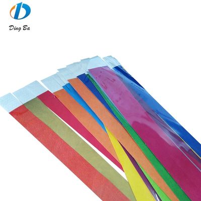 15 couleurs Poignet Tyvek résistant aux larmes pour les événements et les parcs Logo personnalisé accepté