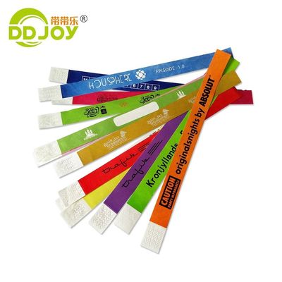 Bracelets en papier Tyvek de 250*19 mm de style CLASSIC pour les événements/les terrains de jeux/les festivals une fois